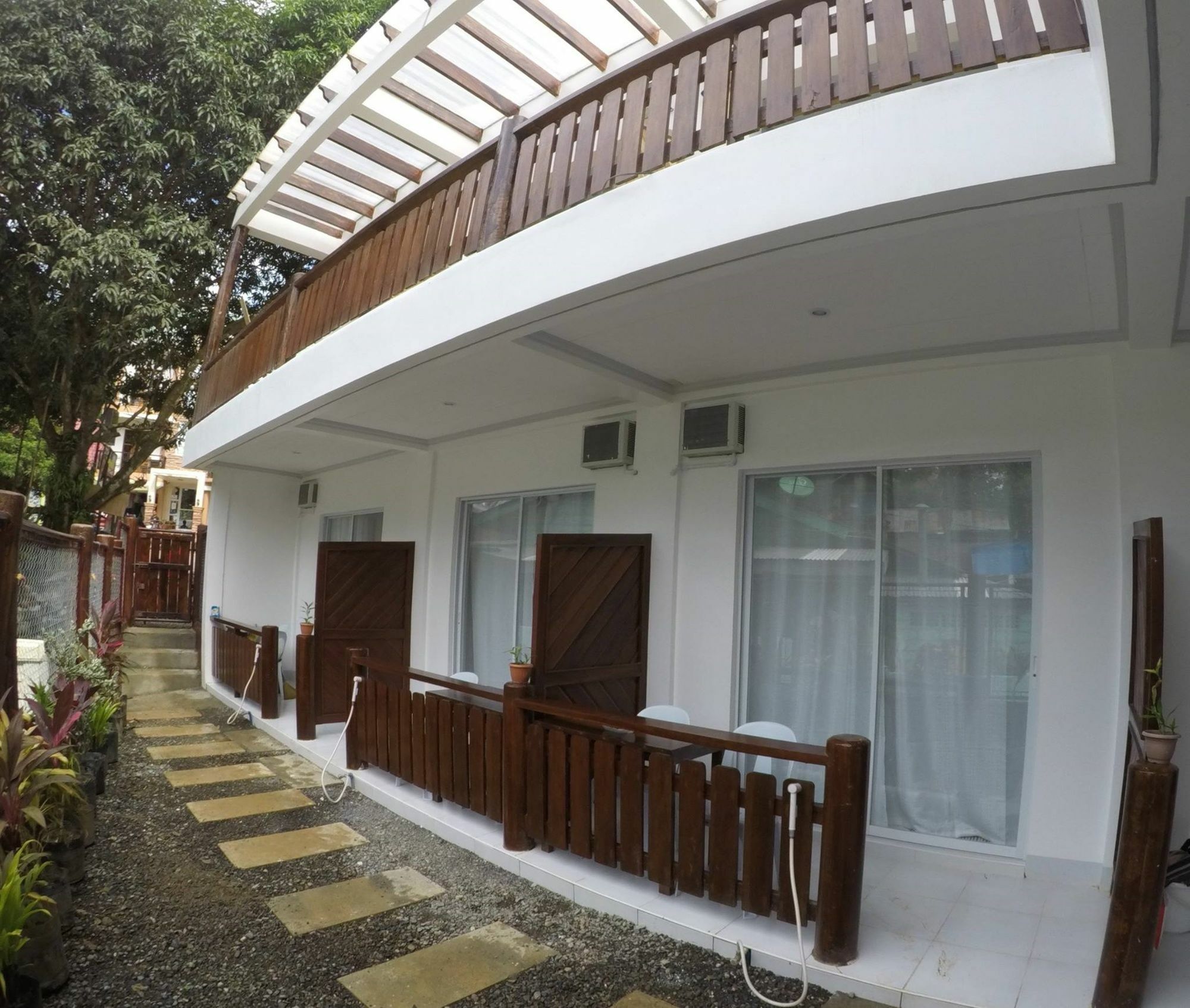 אל נידו Neela Tourist Lodge מראה חיצוני תמונה